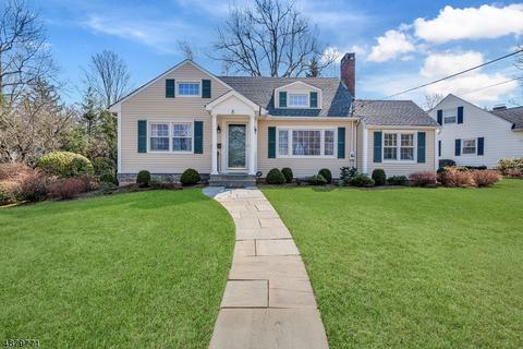 8 Harvey Dr, Summit, NJ 07901 photo 2