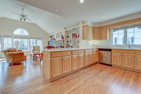 8 Harvey Dr, Summit, NJ 07901 photo 9