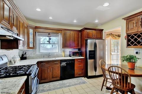 33 Kossuth Pl, Wayne, NJ 07470 photo 4