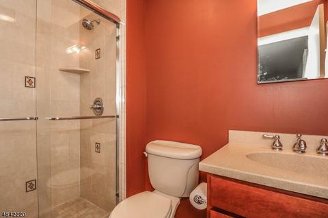 9 Beech Ln, North Plainfield, NJ 07060 photo 17