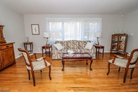 9 Beech Ln, North Plainfield, NJ 07060 photo 4