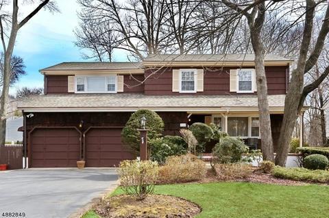 520 Marion Ln, Paramus, NJ 07652 photo 1