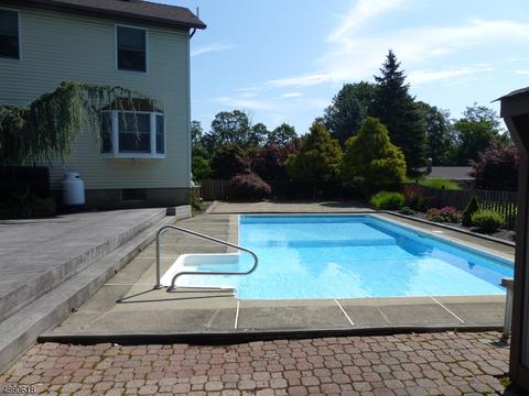 9 Hover Dr, Mount Arlington, NJ 07856 photo 2