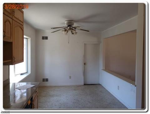 818 Highland Ave, Paramus, NJ 07652 photo 10