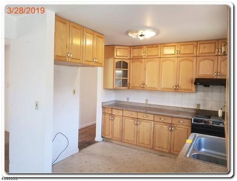 818 Highland Ave, Paramus, NJ 07652 photo 9