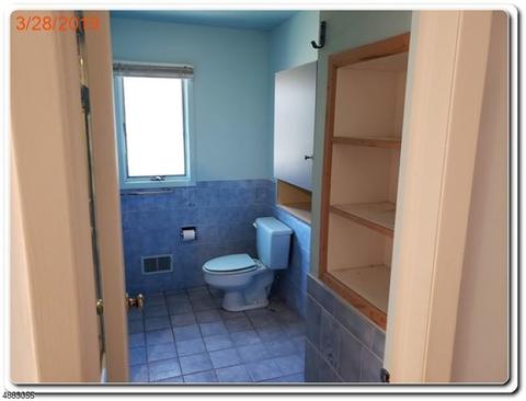 818 Highland Ave, Paramus, NJ 07652 photo 17