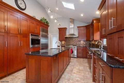 9 Maxwell Ct, Warren, NJ 07059 photo 5