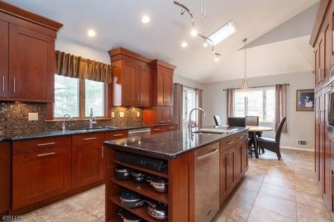 9 Maxwell Ct, Warren, NJ 07059 photo 6