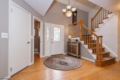 9 Maxwell Ct, Warren, NJ 07059 photo 2