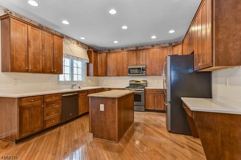 2 Sullivan Dr, Bernards, NJ 07920 photo 6