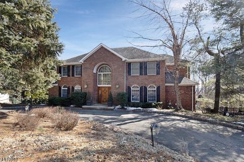 41 Gregory Ct, Berkeley Heights, NJ 07922 photo 2