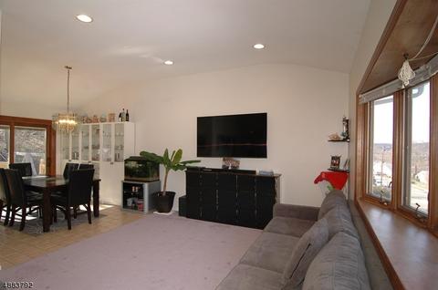 90 Highview Ter, Dover, NJ 07801 photo 8