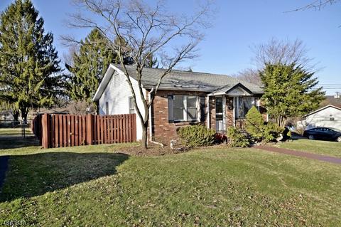 107 6th St, Hackettstown, NJ 07840 photo 2