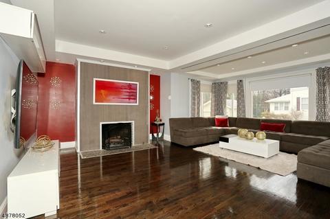 39 Spring Valley Ave, Hackensack, NJ 07601 photo 4
