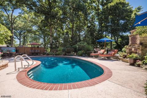 34 Georgia Dr, Wayne, NJ 07470 photo 2