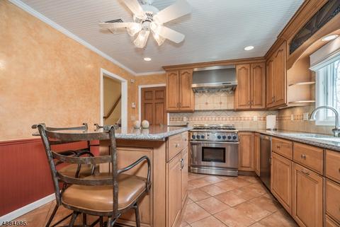 34 Georgia Dr, Wayne, NJ 07470 photo 8