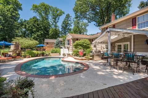 34 Georgia Dr, Wayne, NJ 07470 photo 4