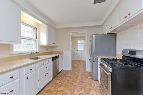 107 Beekman Rd, Summit, NJ 07901 photo 5