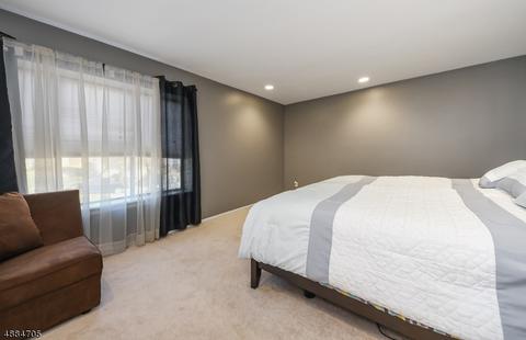 82 Overlook Dr, Hackettstown, NJ 07840 photo 11