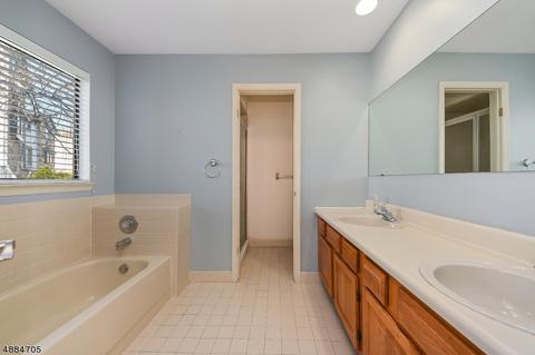 82 Overlook Dr, Hackettstown, NJ 07840 photo 12