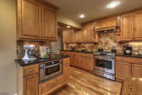 11 Garabrant St, Mendham, NJ 07945 photo 2