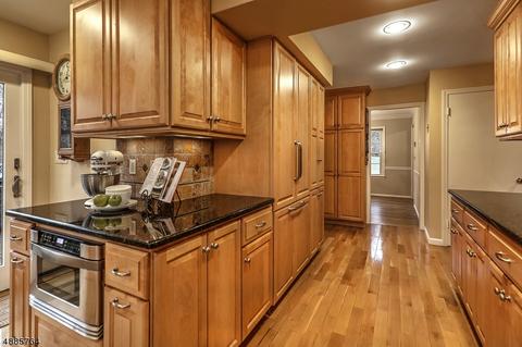 11 Garabrant St, Mendham, NJ 07945 photo 4
