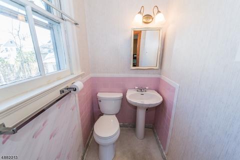 80 Hawthorne Ave, Nutley, NJ 07110 photo 8