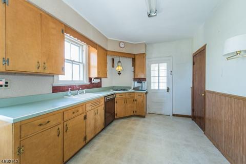 80 Hawthorne Ave, Nutley, NJ 07110 photo 3