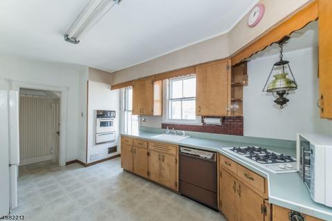 80 Hawthorne Ave, Nutley, NJ 07110 photo 4