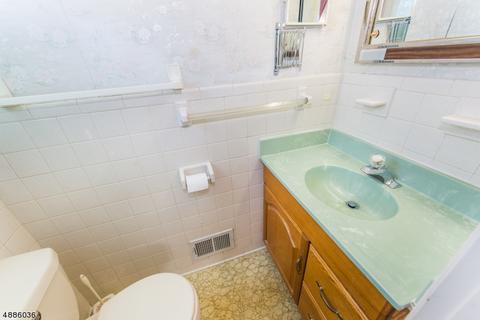 68 Richard St, Dover, NJ 07801 photo 17