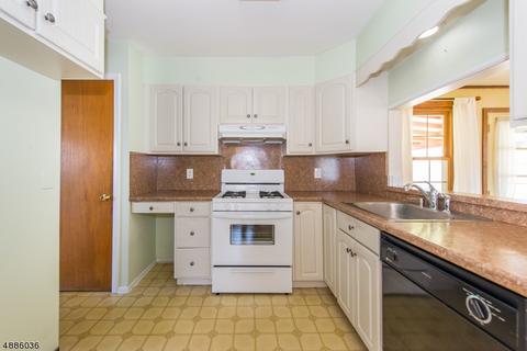 68 Richard St, Dover, NJ 07801 photo 5