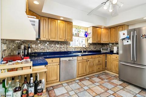 85 Willow Ave, Hackensack, NJ 07601 photo 8