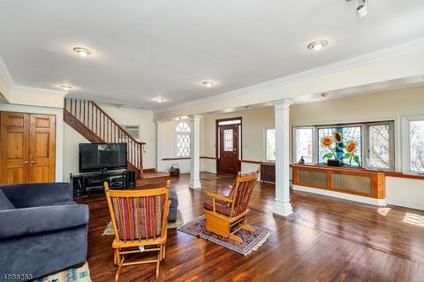 85 Willow Ave, Hackensack, NJ 07601 photo 4