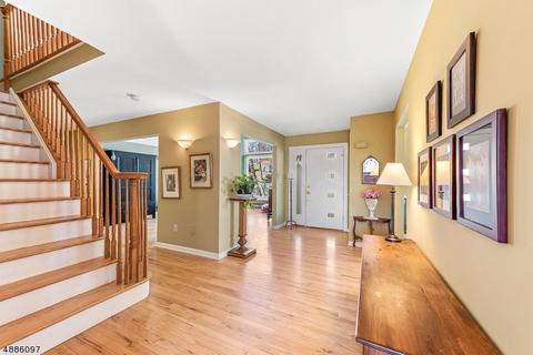 9 Eagle Ct, Randolph, NJ 07869 photo 2