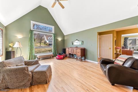 9 Eagle Ct, Randolph, NJ 07869 photo 3