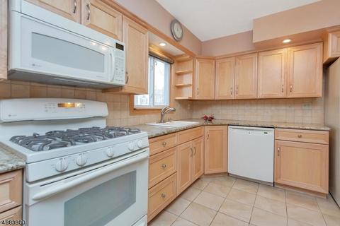 46 Devonshire Rd, Cedar Grove, NJ 07009 photo 9