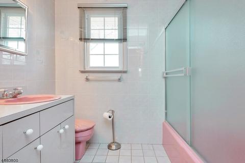 46 Devonshire Rd, Cedar Grove, NJ 07009 photo 16