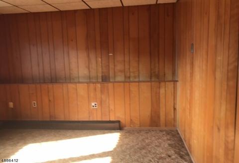 9 Surrey Dr, Wayne, NJ 07470 photo 3