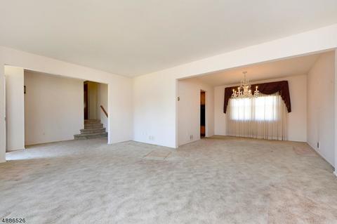 67 Rillo Dr, Wayne, NJ 07470 photo 4