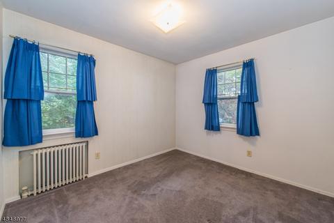 140 Chestnut Dr, Wayne, NJ 07470 photo 11