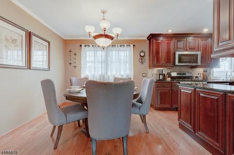 4 Lauri Ln, Middlesex, NJ 08846 photo 5