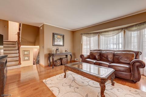 4 Lauri Ln, Middlesex, NJ 08846 photo 3