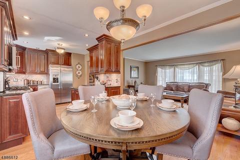 4 Lauri Ln, Middlesex, NJ 08846 photo 6