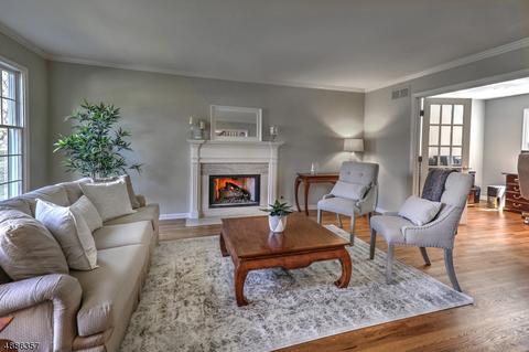 4 Mahlon Ct, Mendham, NJ 07945 photo 4