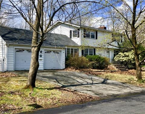 197 Beechwood Dr, Wayne, NJ 07470 photo 1
