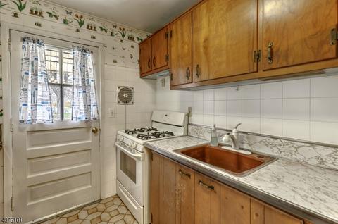 5 Cornell Dr, Clark, NJ 07066 photo 9