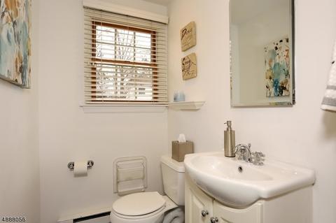 38 Malcolm St, Waldwick, NJ 07463 photo 15