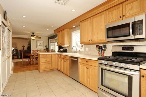 38 Malcolm St, Waldwick, NJ 07463 photo 11