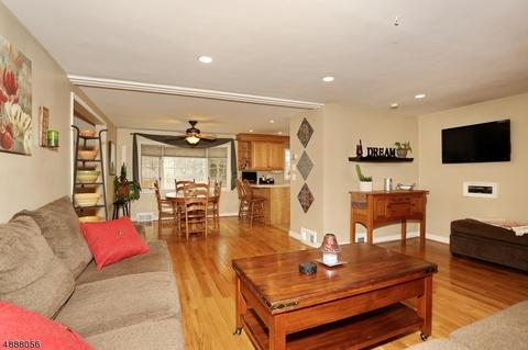 38 Malcolm St, Waldwick, NJ 07463 photo 5