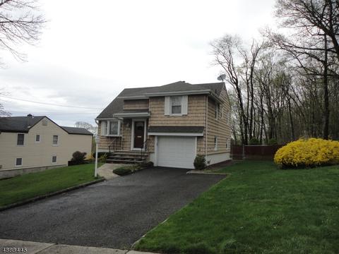 113 Arnot Pl, Paramus, NJ 07652 photo 2